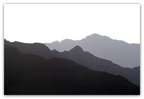 mountains-768459__180